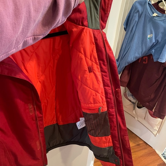 Patagonia Insulated Women’s Ski Jacket - Picture 4 of 7